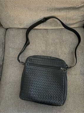 Bottega Veneta Tambura Intrecciato Leather Crossbody | Black
